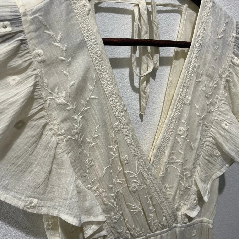 LOVE STITCH IVORY CREAM EMBROIDERED FLUTTER SLEEVE MAXI DRESS SIZE SMALL - Picture 10 of 16